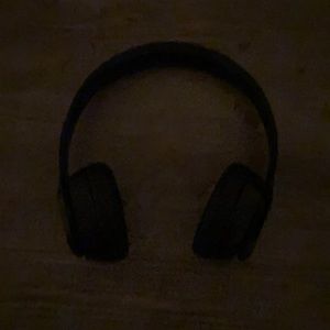 Beats solo3 wireless headphones